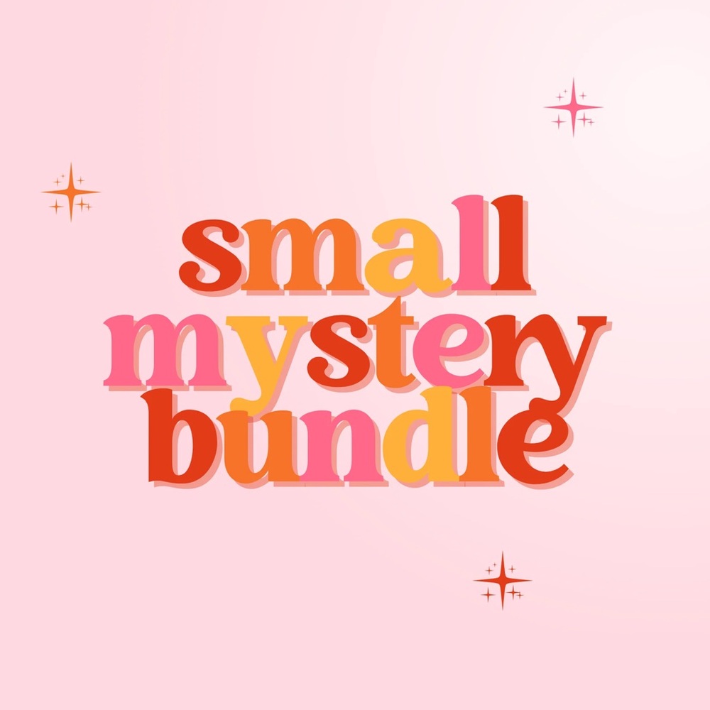 Small Mystery Clothing Bundle!
(5 items, 3 Tops 2 Bottoms)
Sizes 00-0, Small, XS